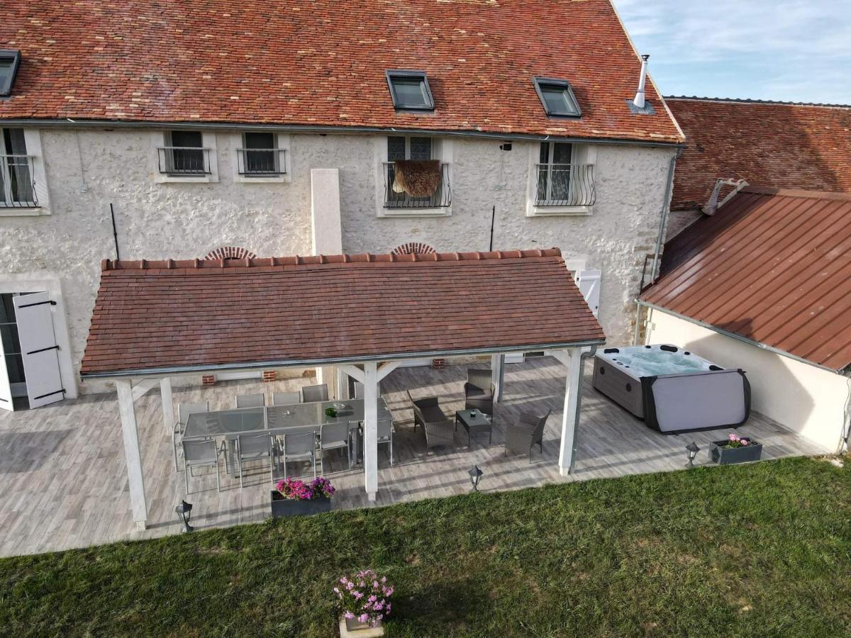 Chambre D'Hotes Le Domaine Des Hirondelles Champcenest Exterior foto